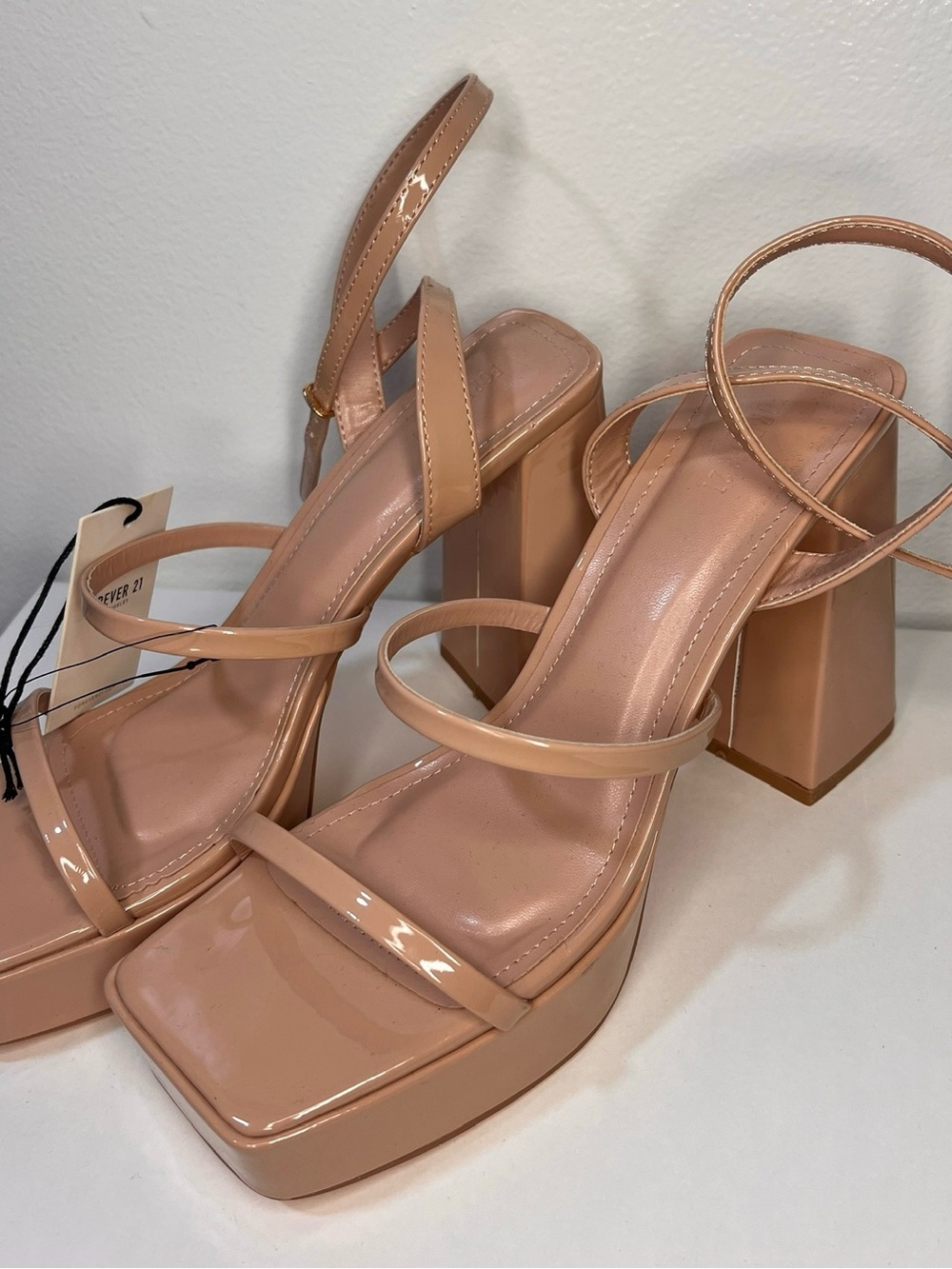 Forever 21 Blush Patent Platform Block Heel Sandals NEW never worn